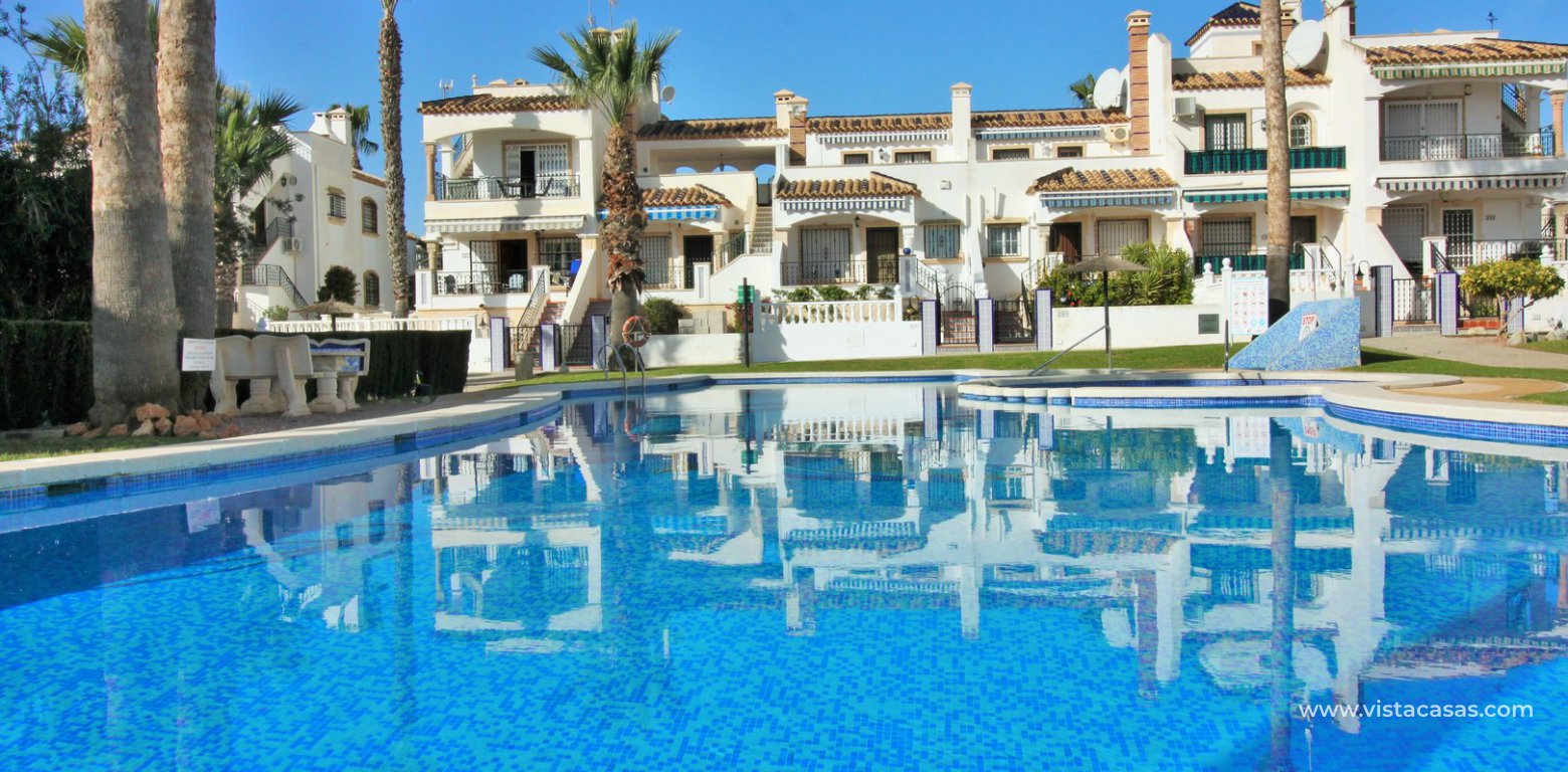 Villa with private pool for sale R3 Las Violetas Villamartin swimming pool