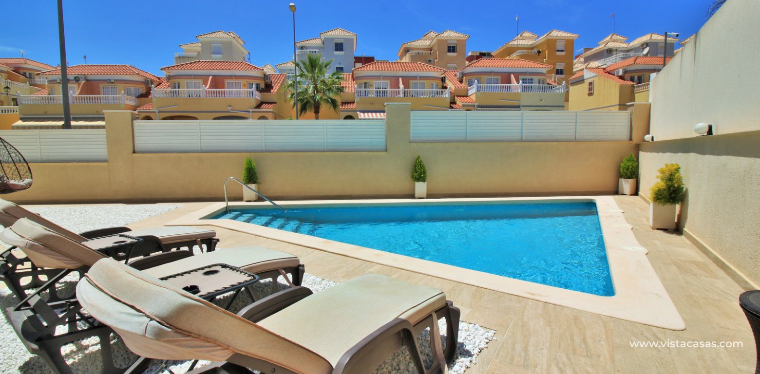 5 bedroom villa with private pool for sale Villamartin swimming pool