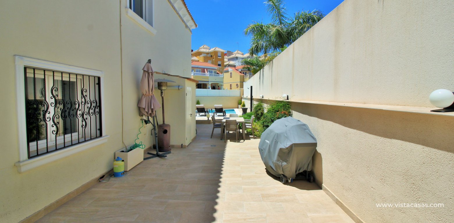5 bedroom villa with private pool for sale Villamartin annex rear garden
