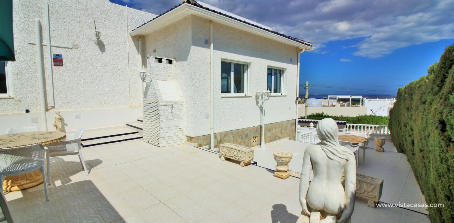 Detached villa with underbuild for sale in Villamartin terraces