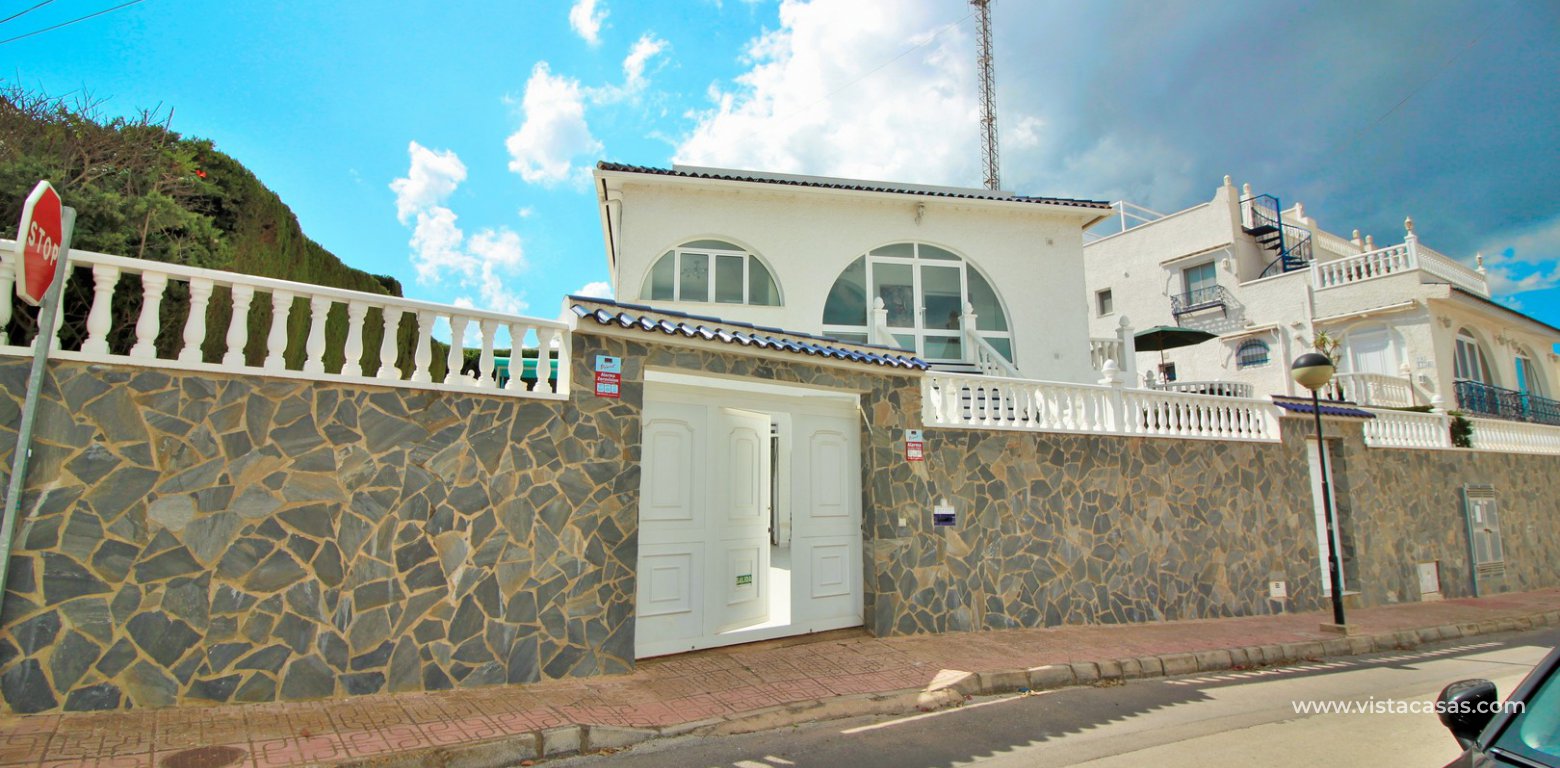 Detached villa with underbuild for sale in Villamartin exterior