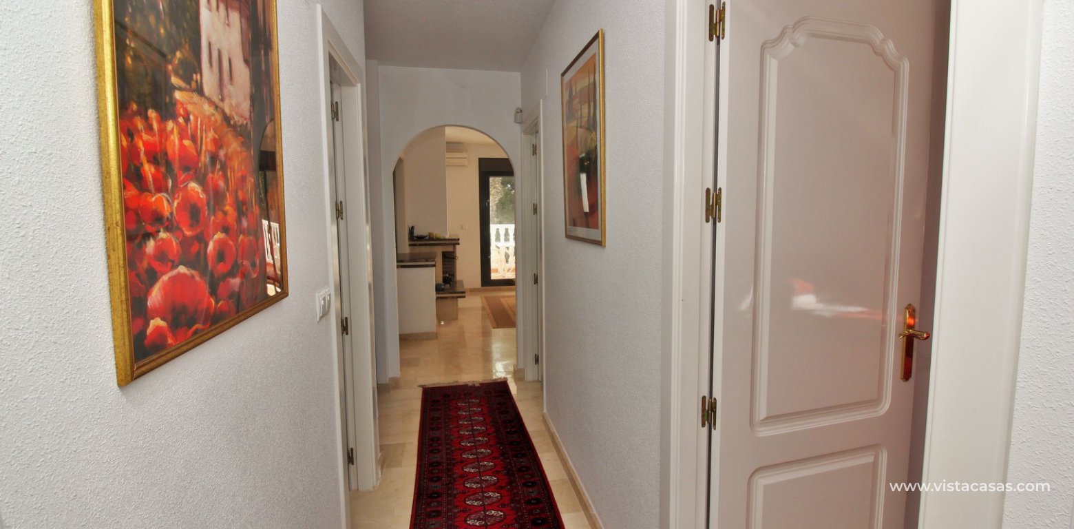 3 bedroom apartment for sale in Pau 8 Villamartin Azahar hallway
