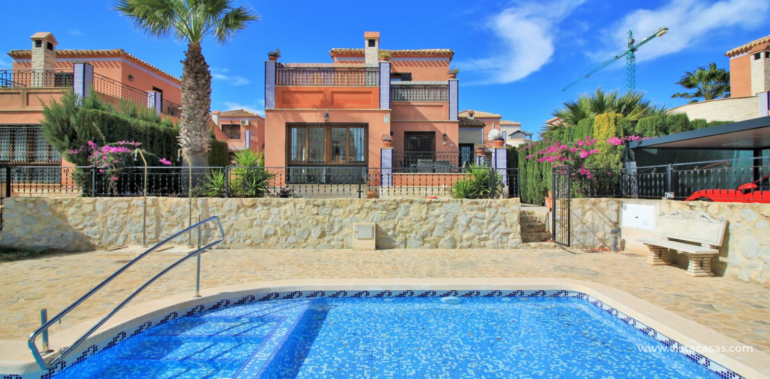 Detached villa overlooking the pool for sale in La Cañada San Miguel