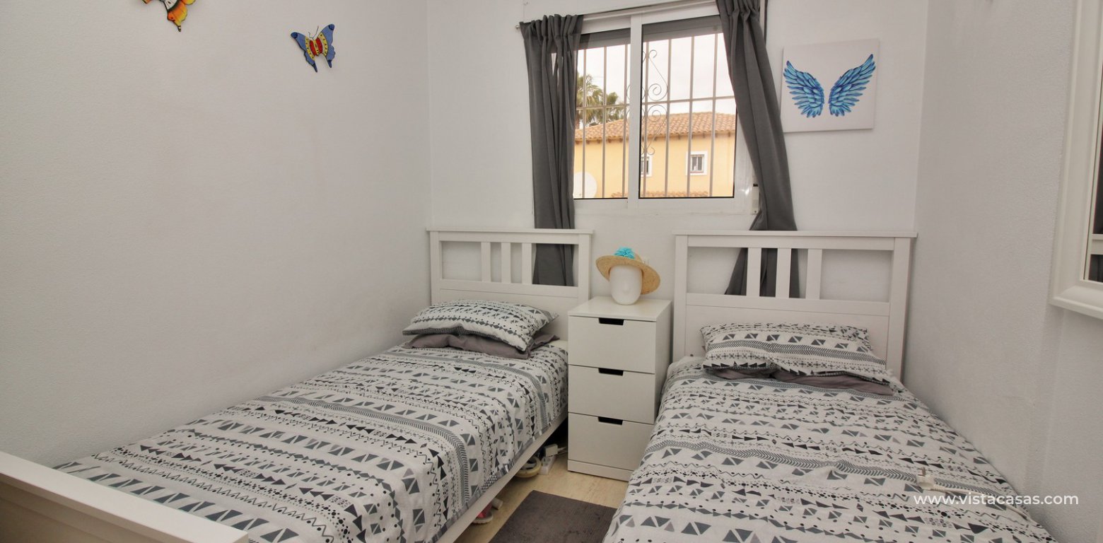 Apartment for sale in Lomas del Golf Villamartin twin bedroom