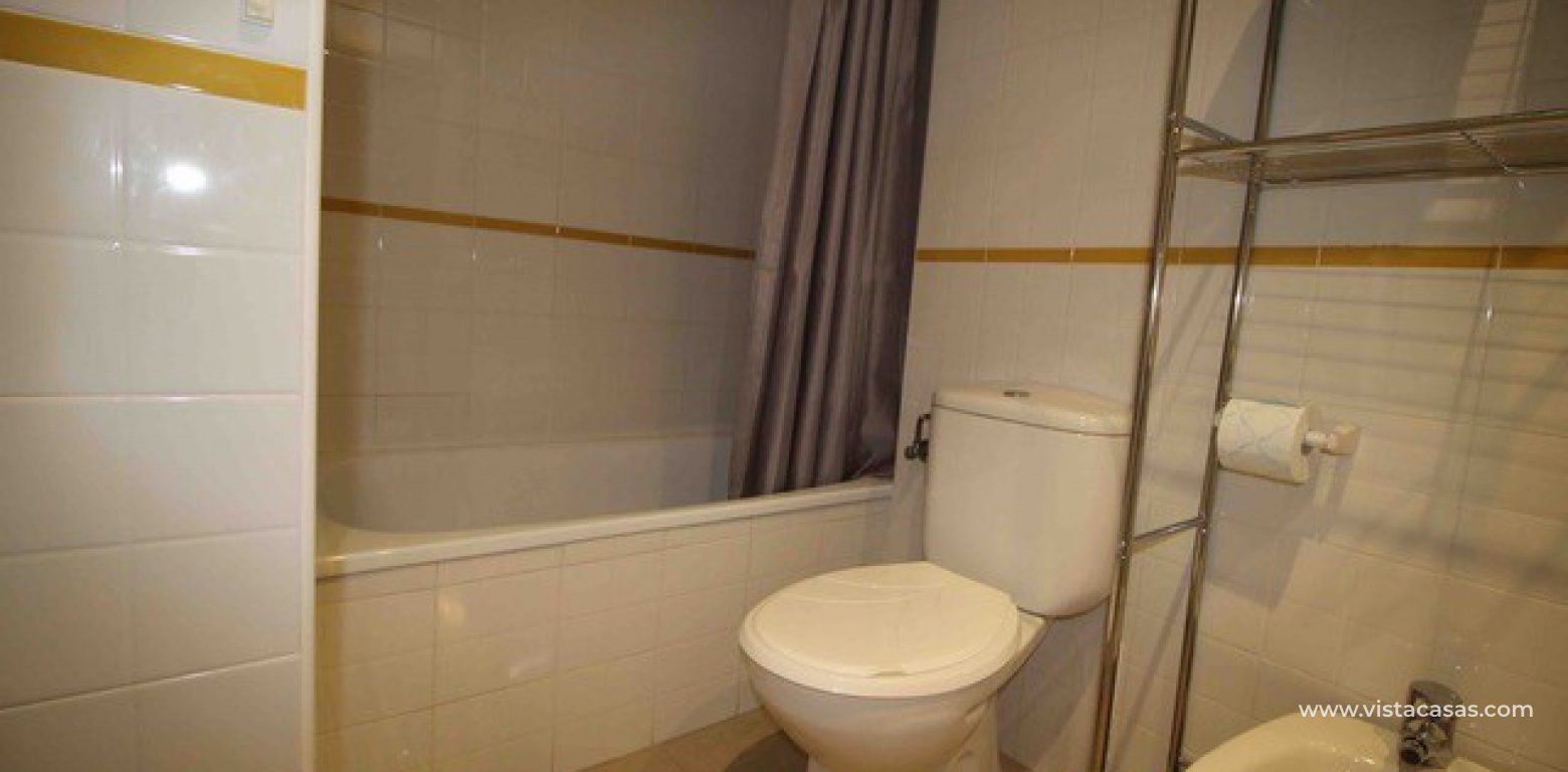 Penthouse for sale in Orihuela Costa bathroom 2