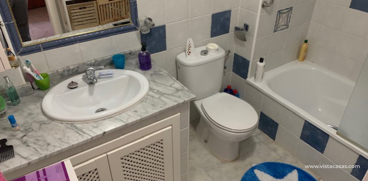 Property for sale in Villamartin bathroom