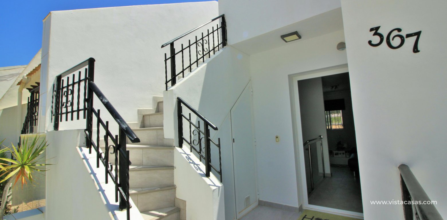 Property for sale in Villamartin stairs to solarium
