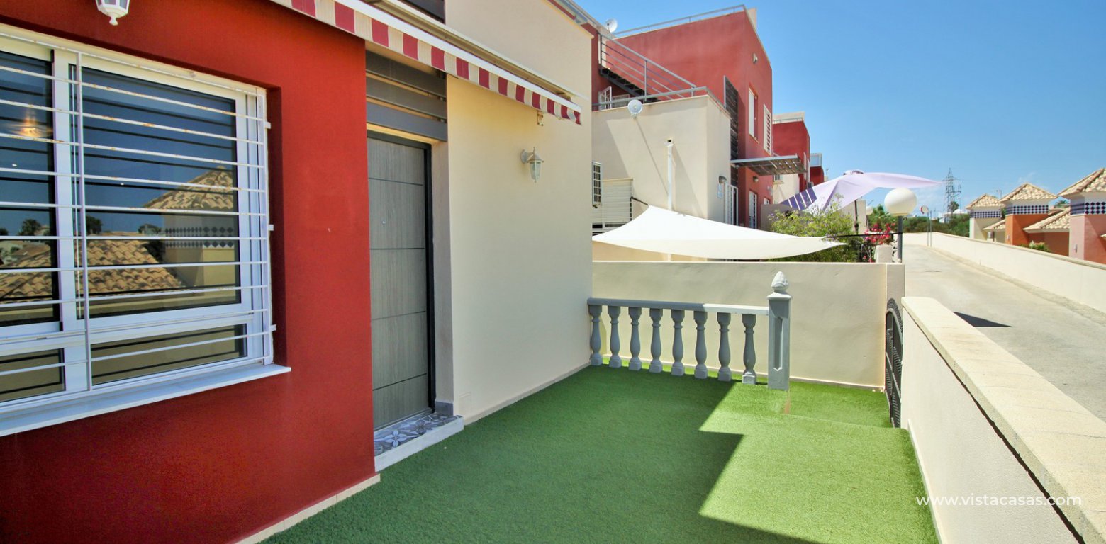Townhouse for sale in Villamartin front terrace