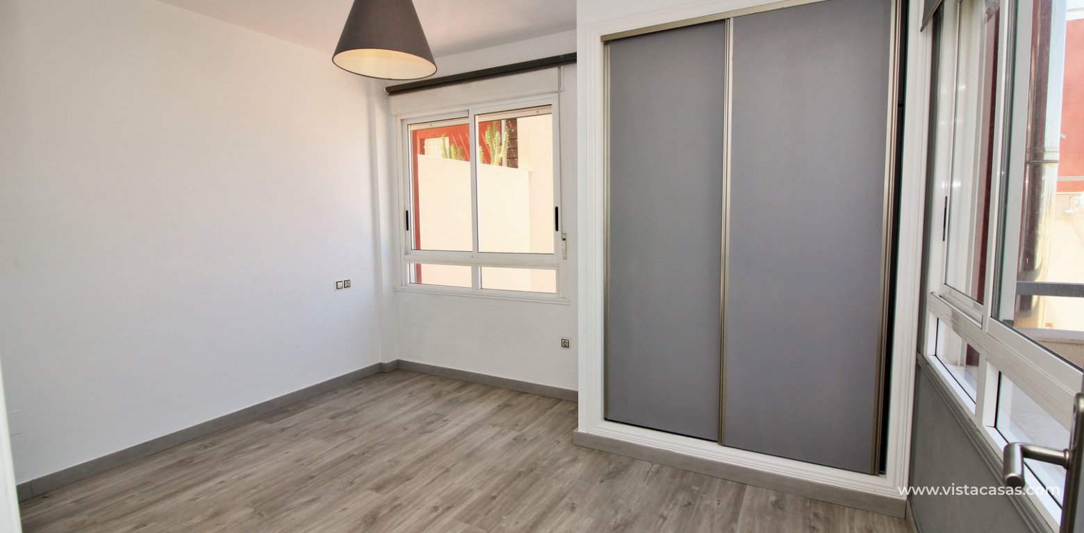 Townhouse for sale in Villamartin master bedroom fitted wardrobes