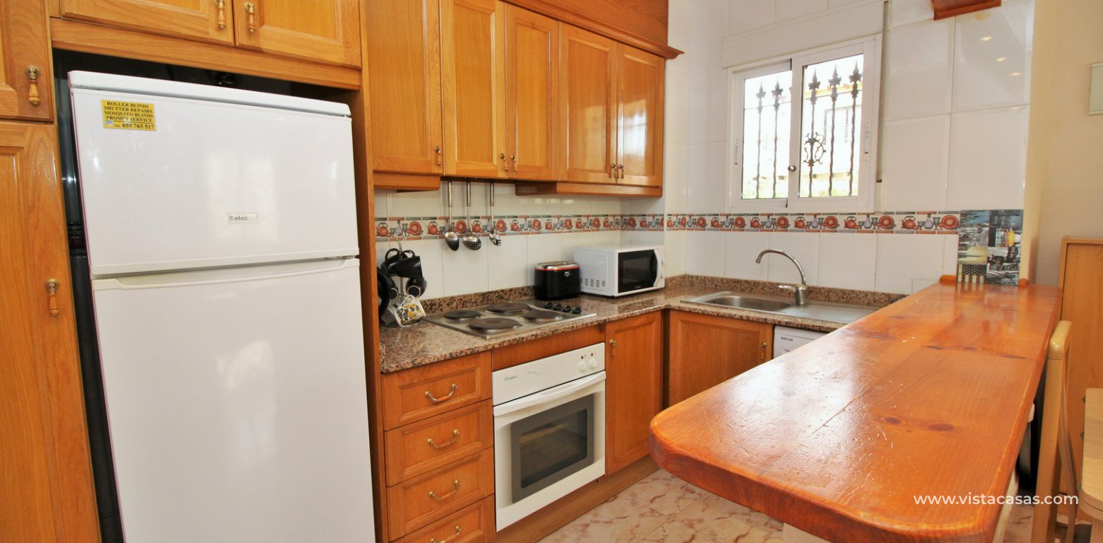 Townhouse for sale in Cabo Roig kitchen