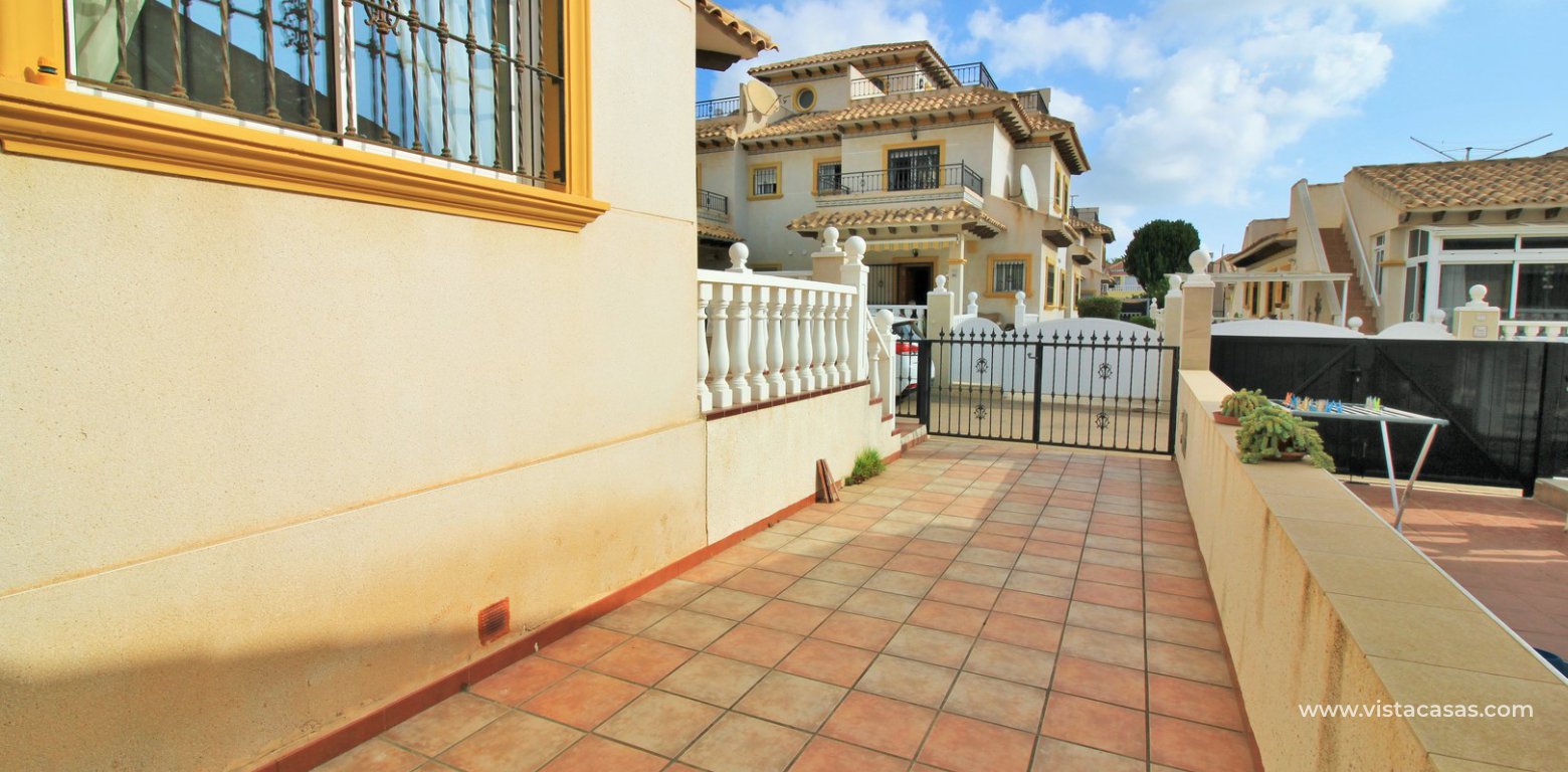 Townhouse for sale in Cabo Roig driveway