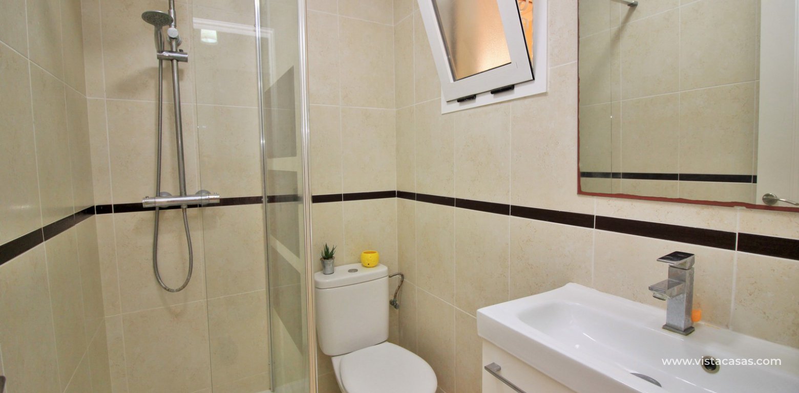 Apartment for sale in Jardin del Alba Villamartin shower room