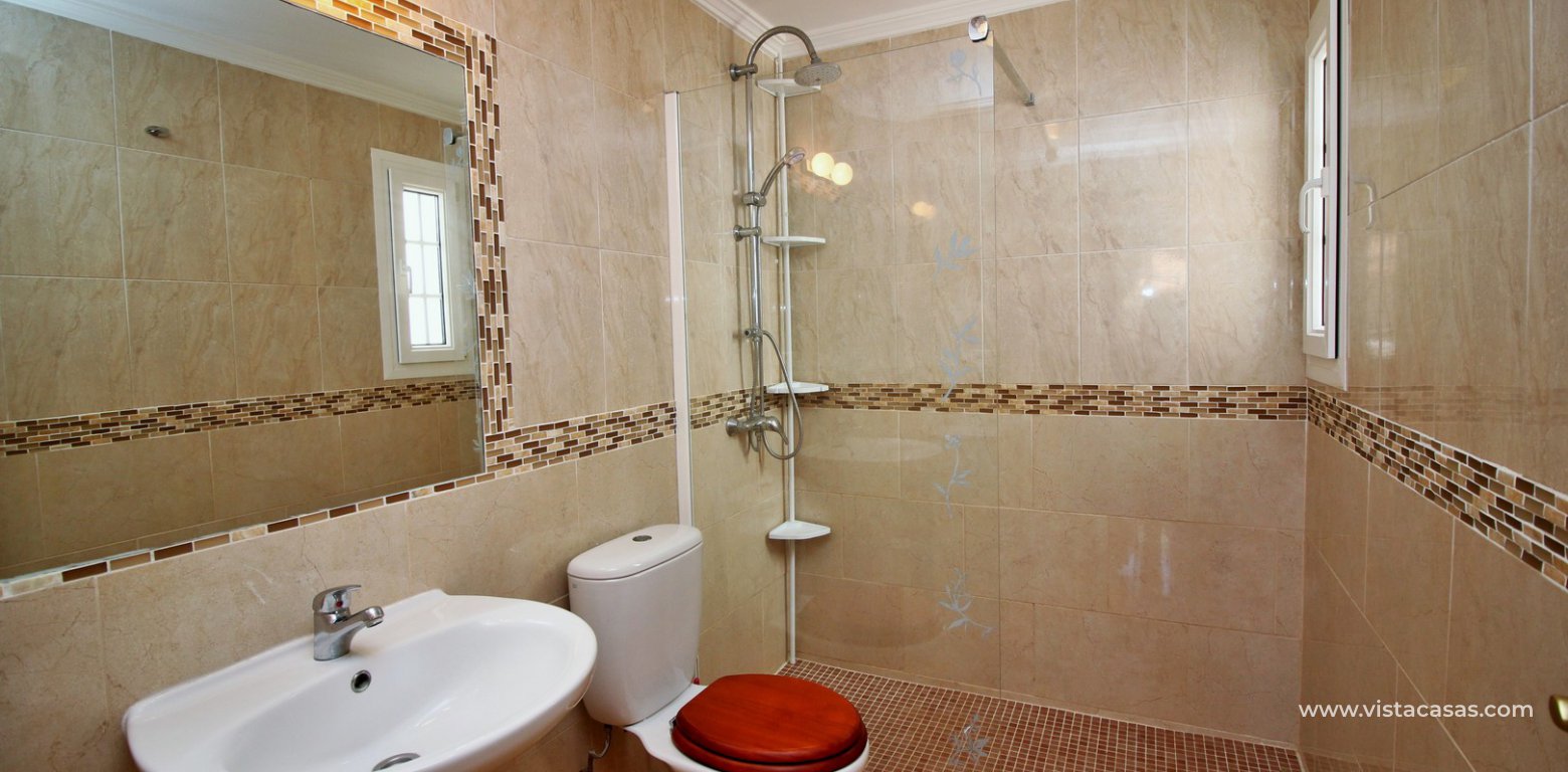 Apartment for sale in Villamartin bathroom