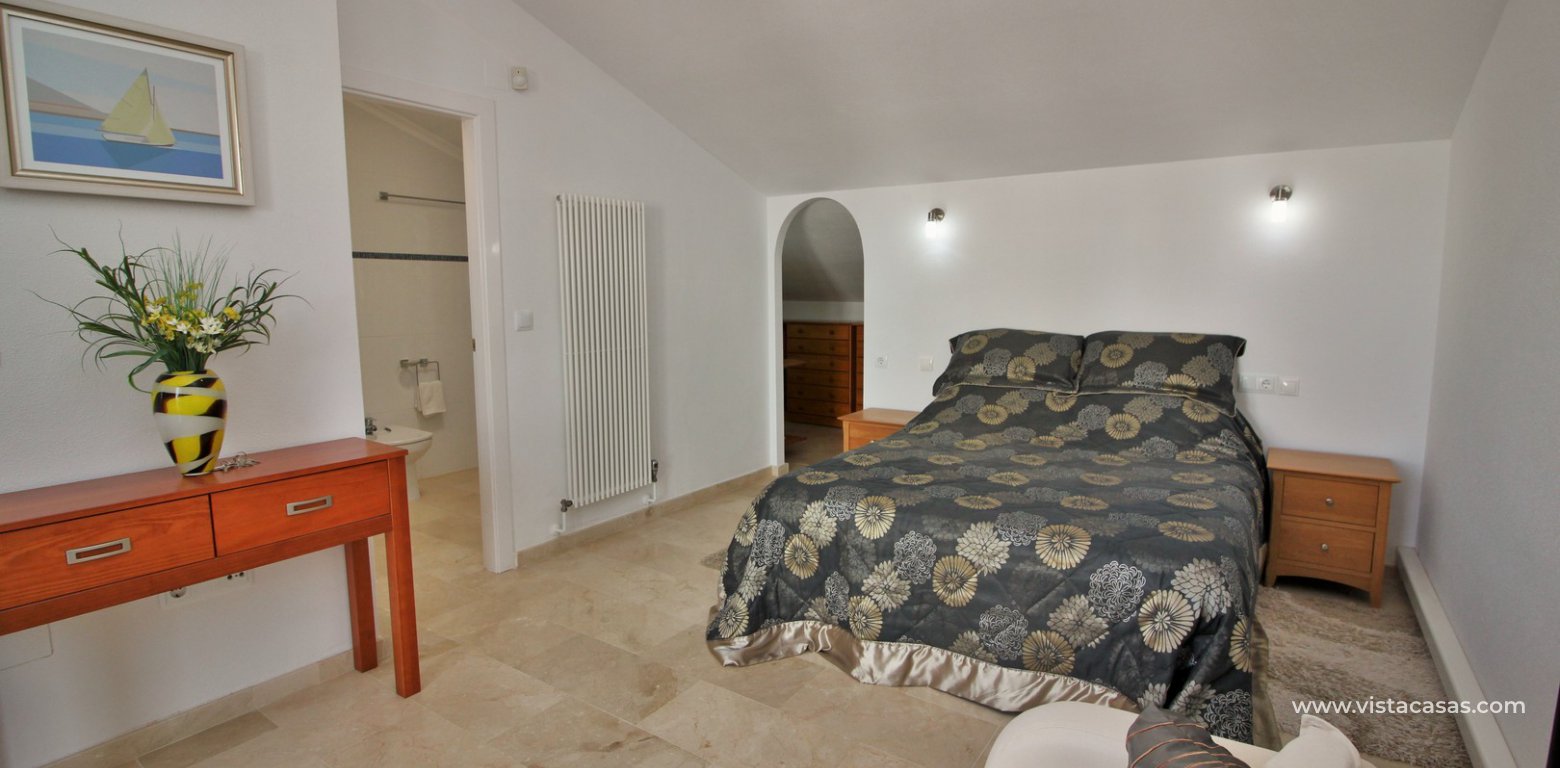 Townhouse for sale in Villamartin  master bedroom 2