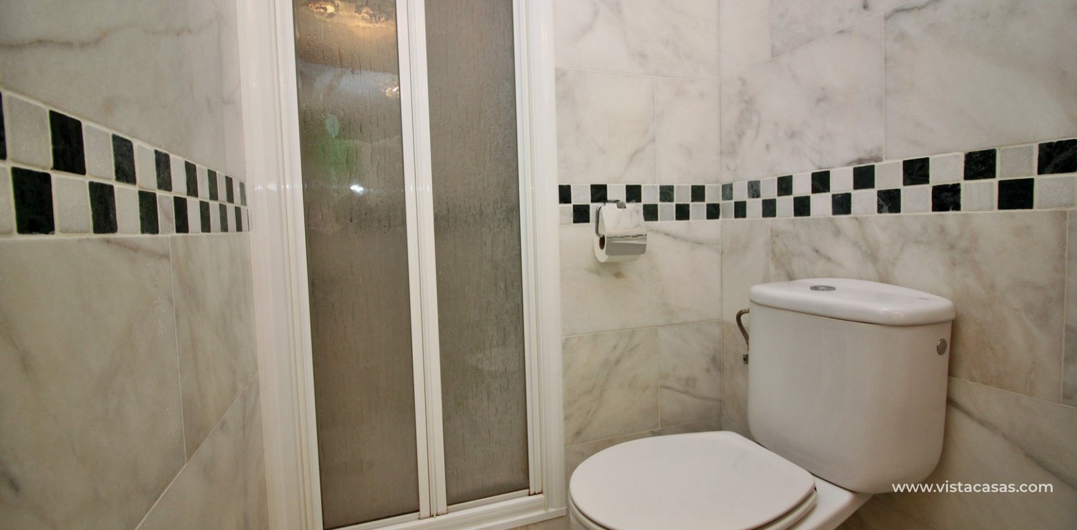 Apartment for sale in Villamartin en-suite shower room