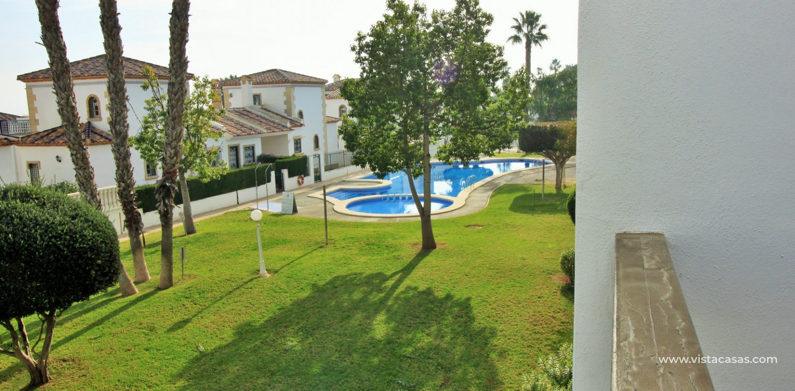 Apartment for sale overlooking the pool in Villamartin