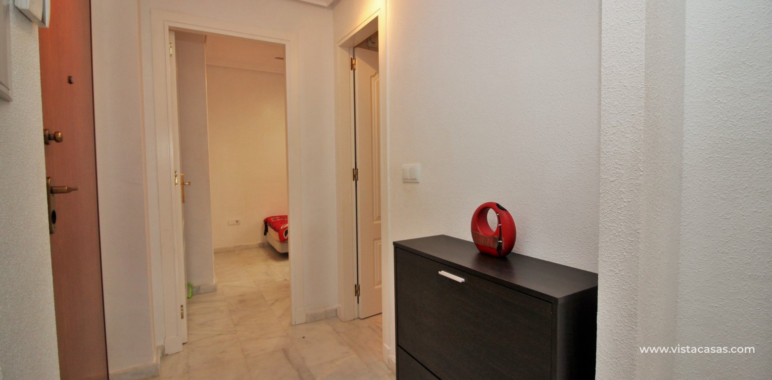 Penthouse apartment for sale in Pau 8 Villamartin entrance hallway