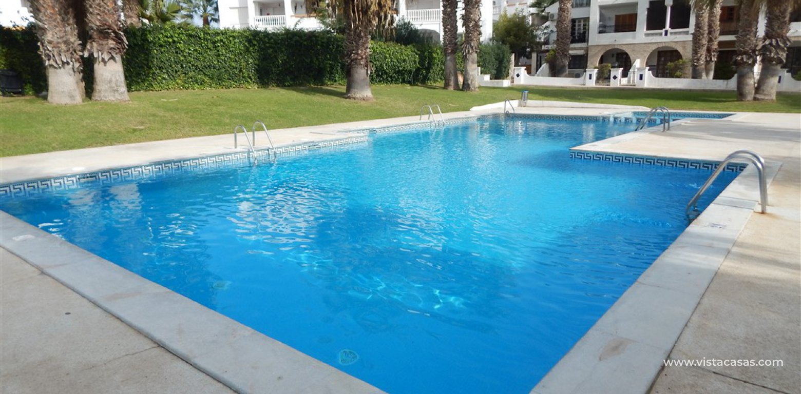Apartment for sale overlooking the pool in Villamartin Plaza