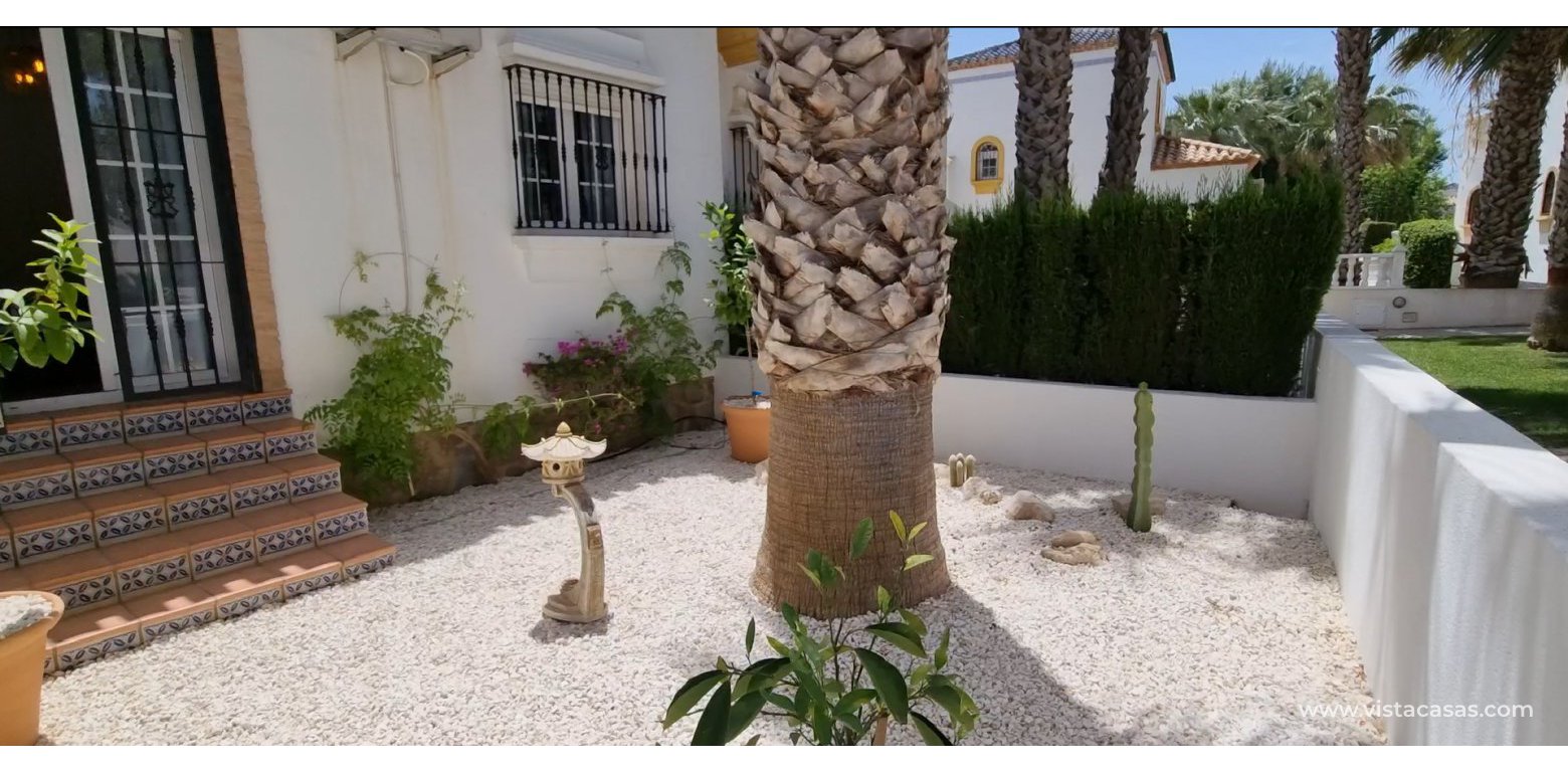 Lola bungalow for sale overlooking the pool in R12/13 Los Dolses garden