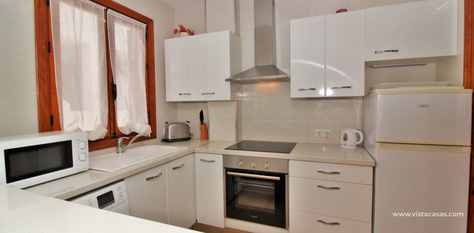 Apartment for sale with tourist licence in the Villamartin Plaza kitchen