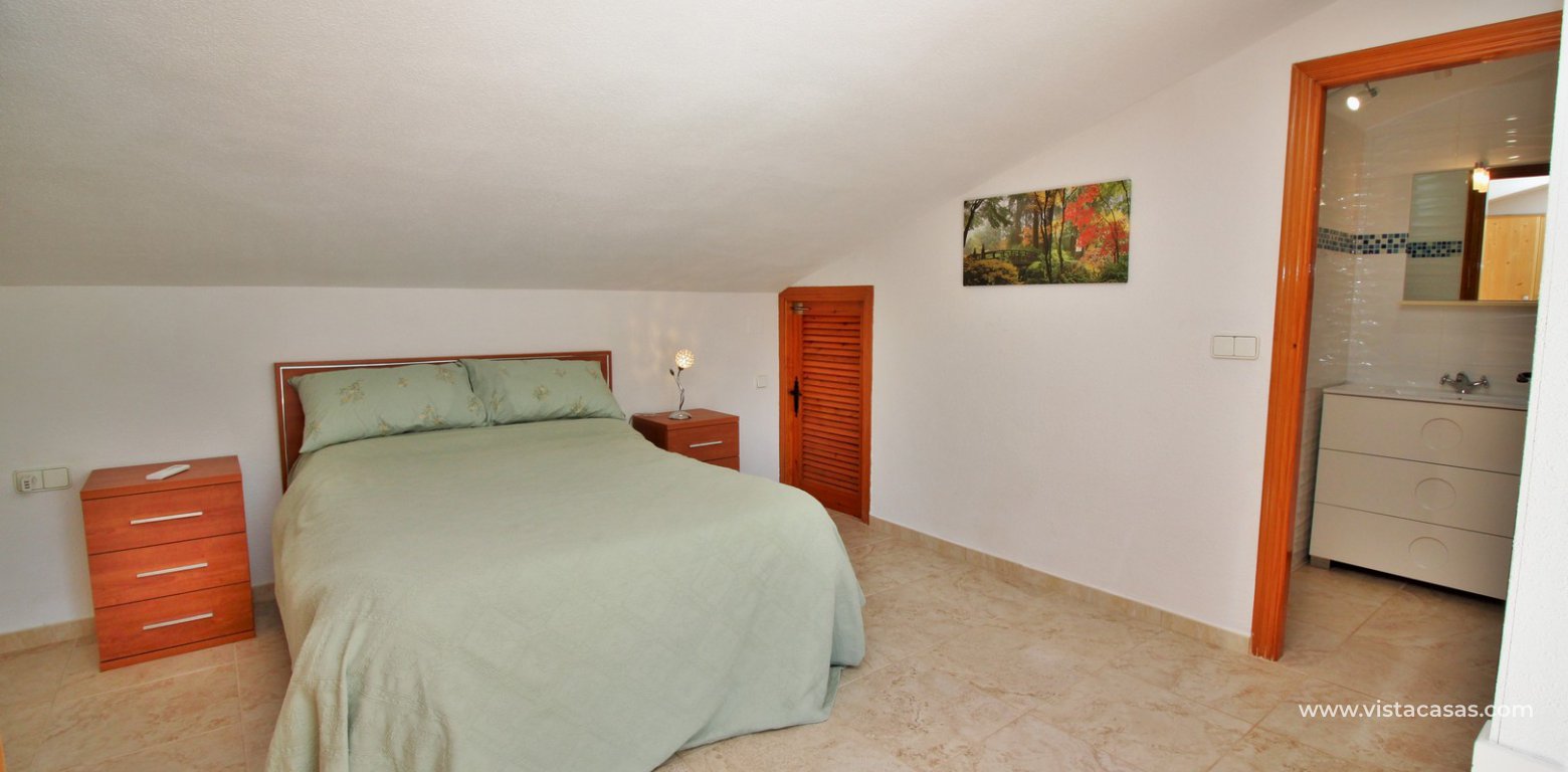 Buhardilla townhouse for sale in Valencias Villamartin master bedroom