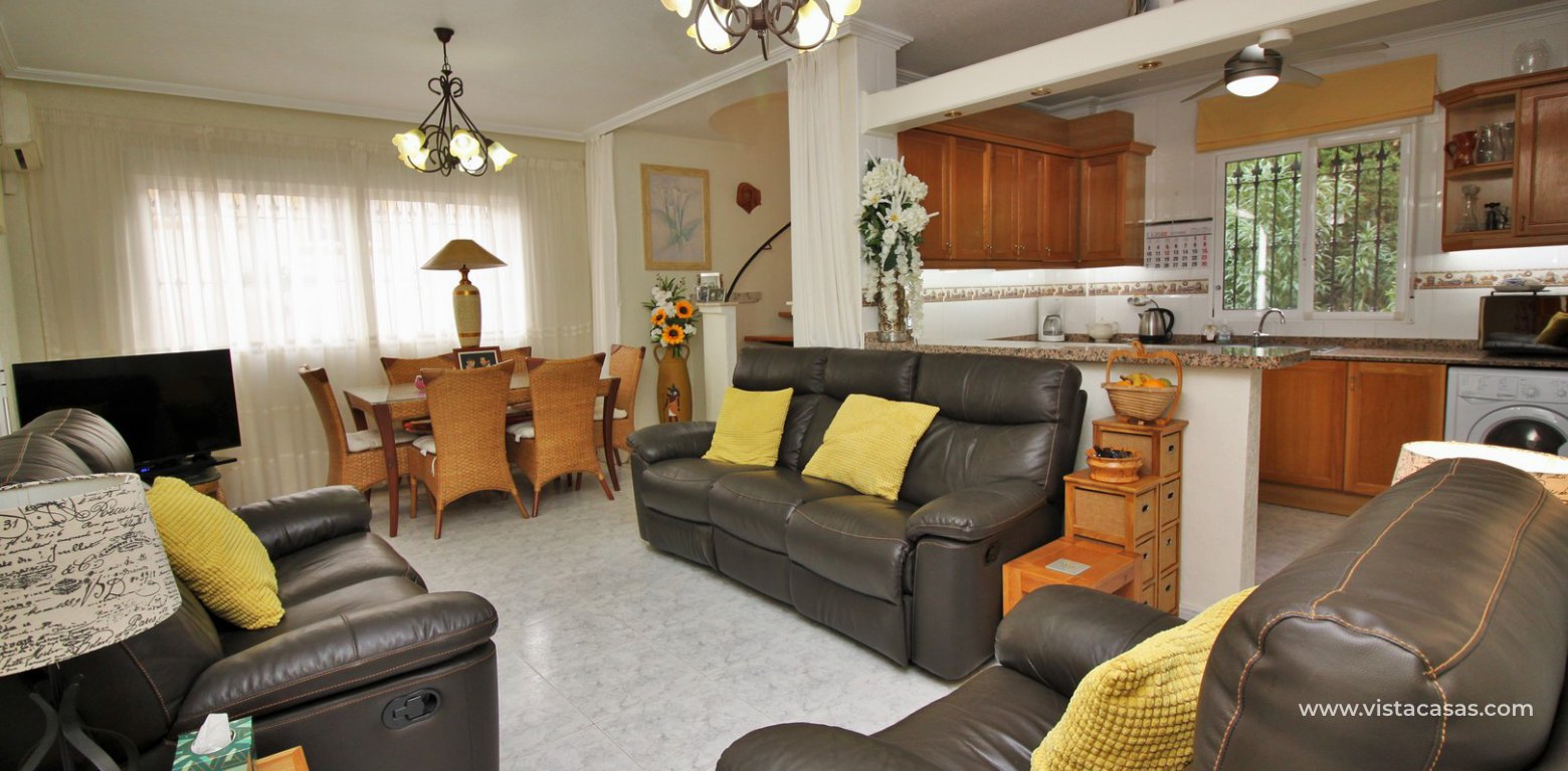 5 bedroom detached villa with garage for sale in Pinada Golf Villamartin lounge 3