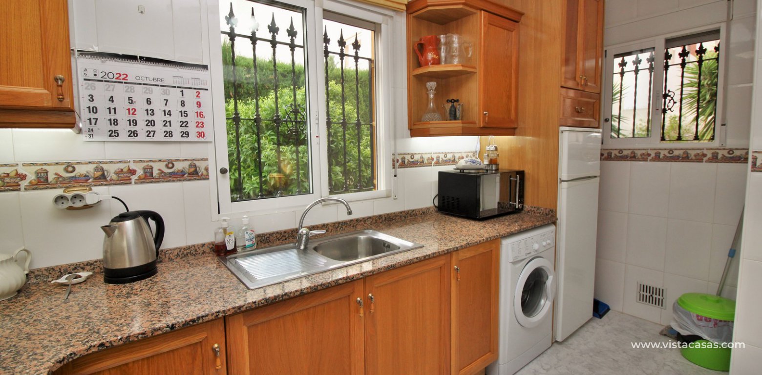 5 bedroom detached villa with garage for sale in Pinada Golf Villamartin kitchen 3