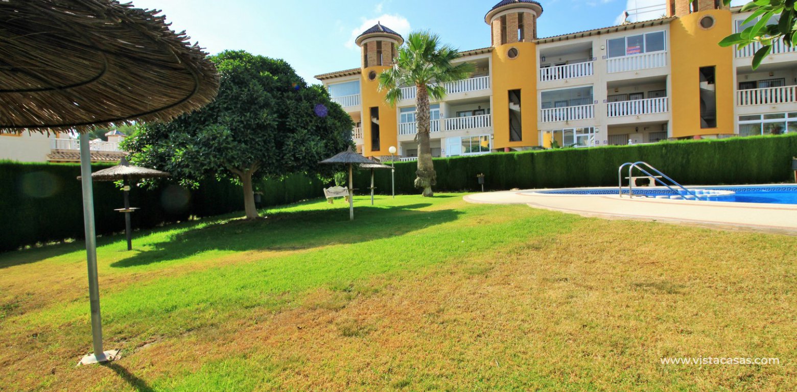 5 bedroom detached villa with garage for sale in Pinada Golf Villamartin communal gardens
