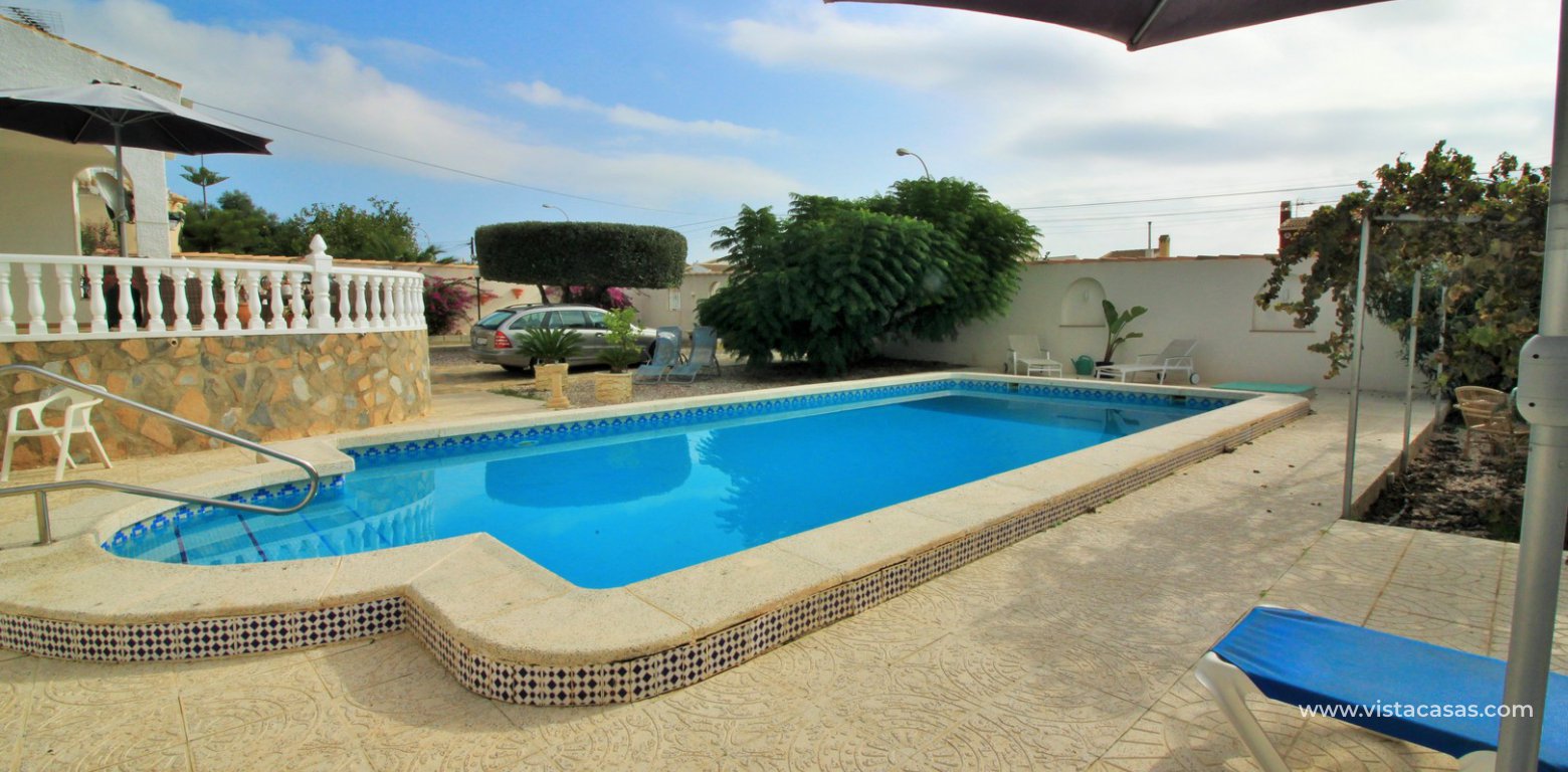 Detached villa for sale with private pool La Siesta Torrevieja pool