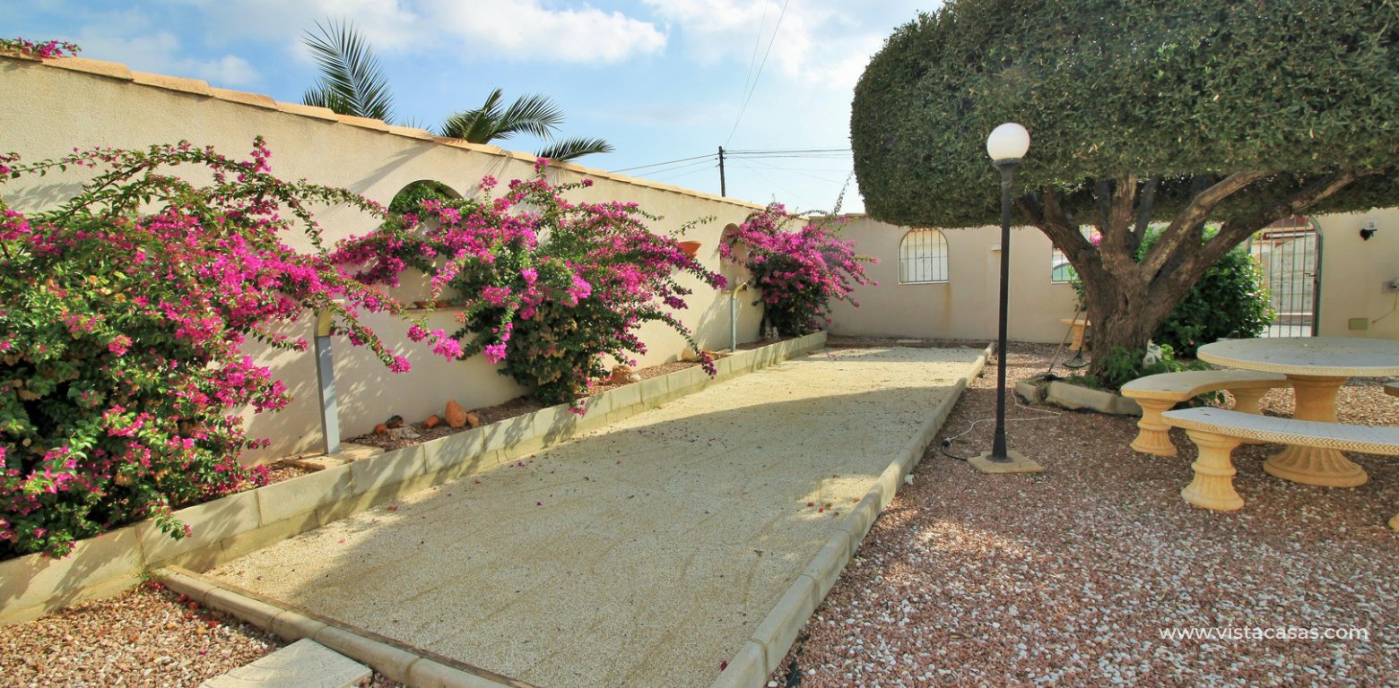 Detached villa for sale with private pool La Siesta Torrevieja petanca court