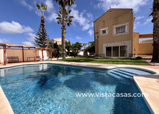 Chalet - Venta - La Zenia - V-73508