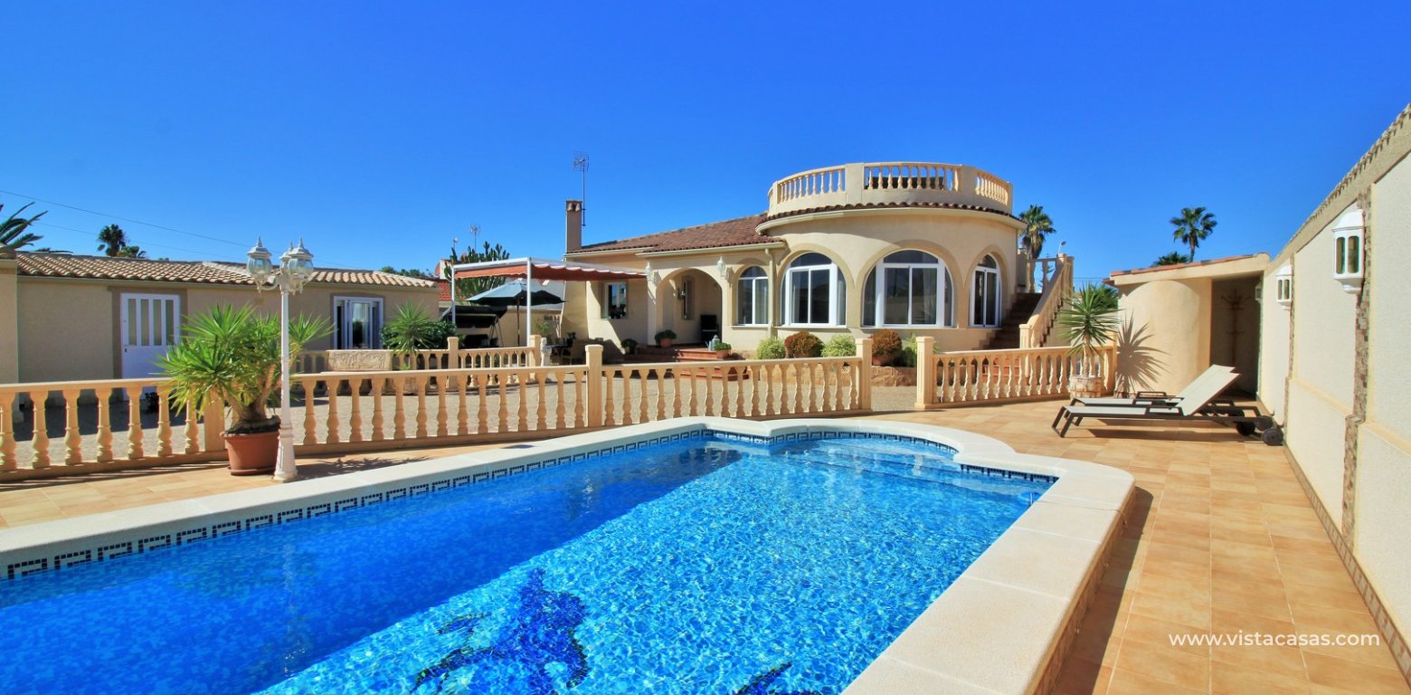 Chalet - Venta - Torrevieja - La Siesta