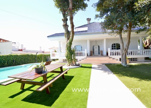 Chalet - Venta - Torrevieja - V-82601
