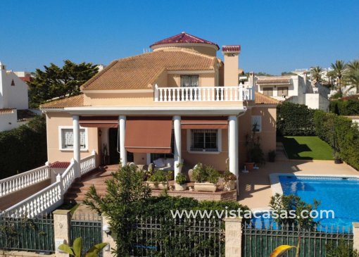 Villa - Resale - Torrevieja - V-44767