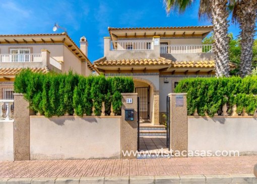 Villa - Resale - Torrevieja - V-93415