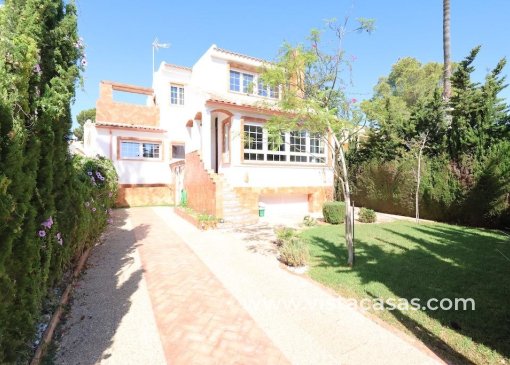 Villa - Resale - Villamartin - V-35129