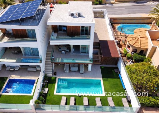 Villa - Resale - Villamartin - V-67464