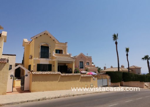 Villa - Resale - Villamartin - V3246