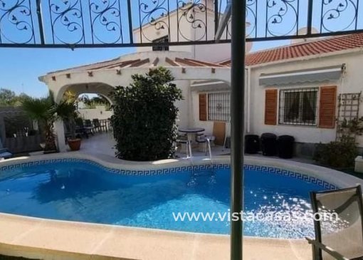 Villa - Resale - Villamartin - V3777