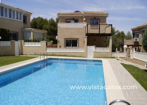 Villa - Sale - Villamartin - V3531