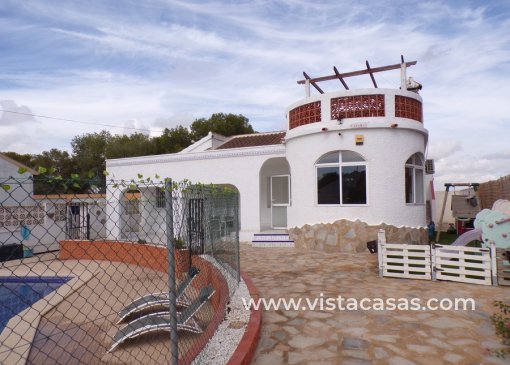 Villa - Sale - Villamartin - V3673