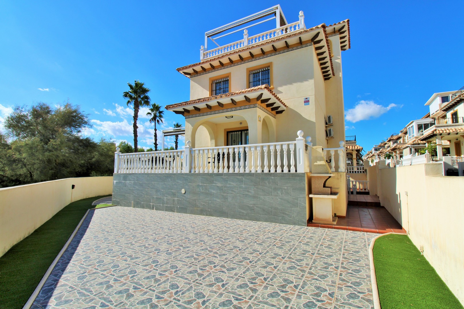 VC3853: Villa for sale in Playa Flamenca