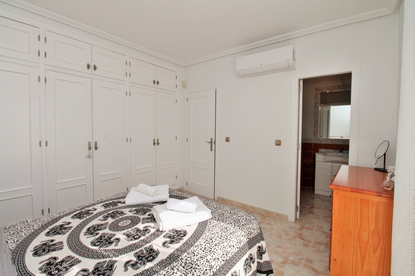 VC3853: Villa for sale in Playa Flamenca