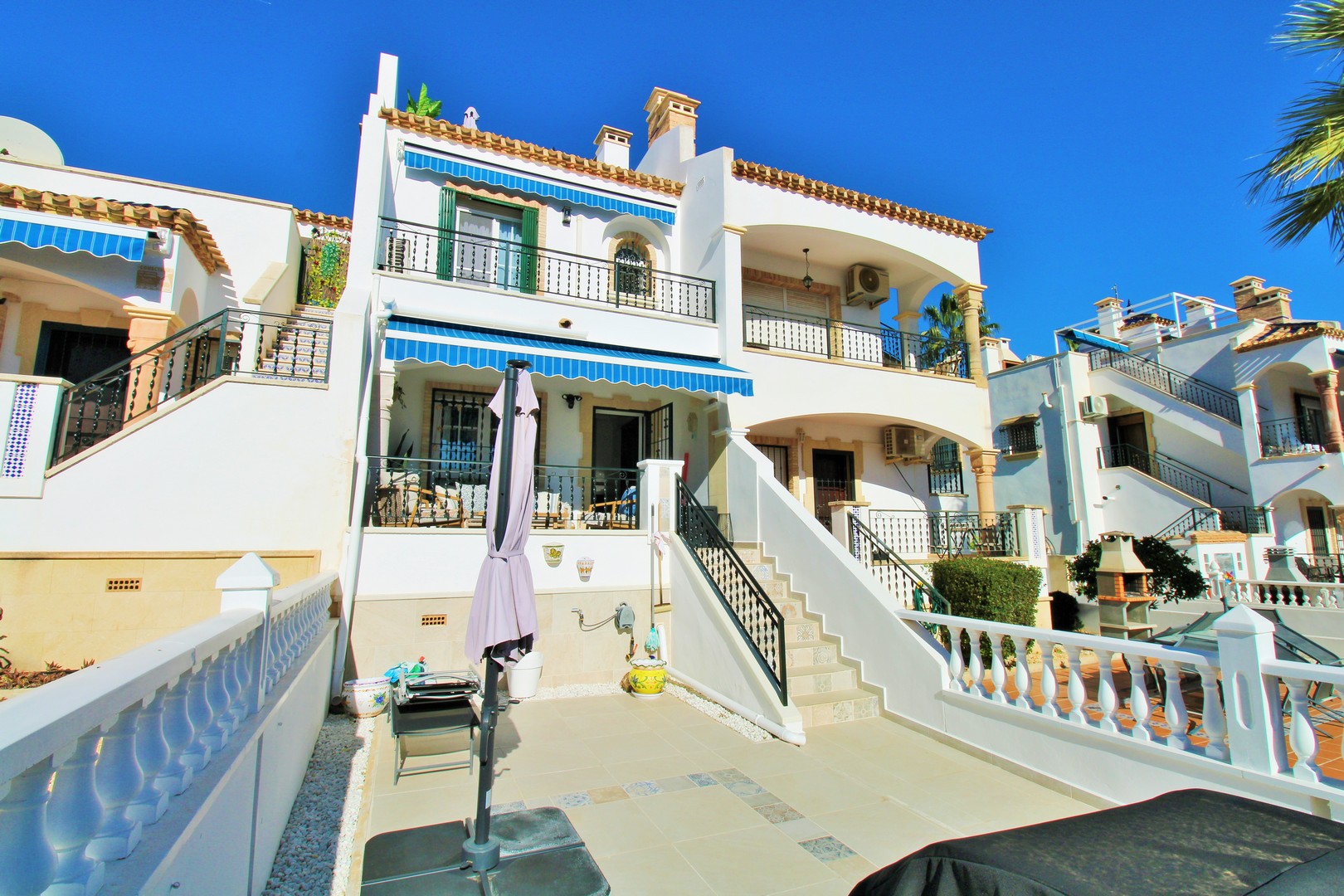 terraced-houses en villamartin · las-violetas 244990€