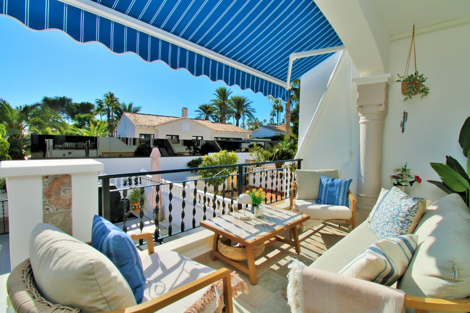 terraced-houses en villamartin · las-violetas 244990€