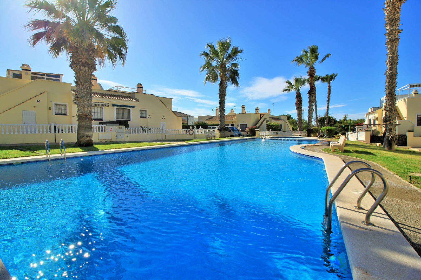 terraced-houses en playa-flamenca · playa-flamenca 249000€