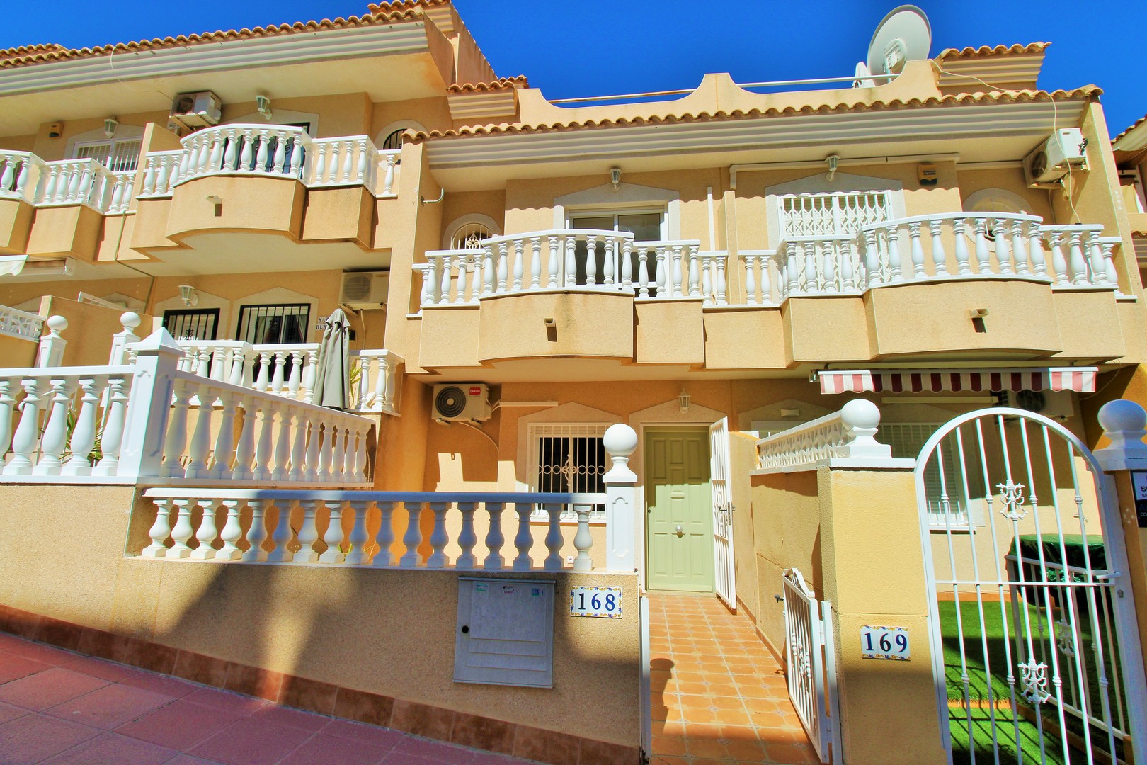 terraced-houses en villamartin · villamartin 162995€