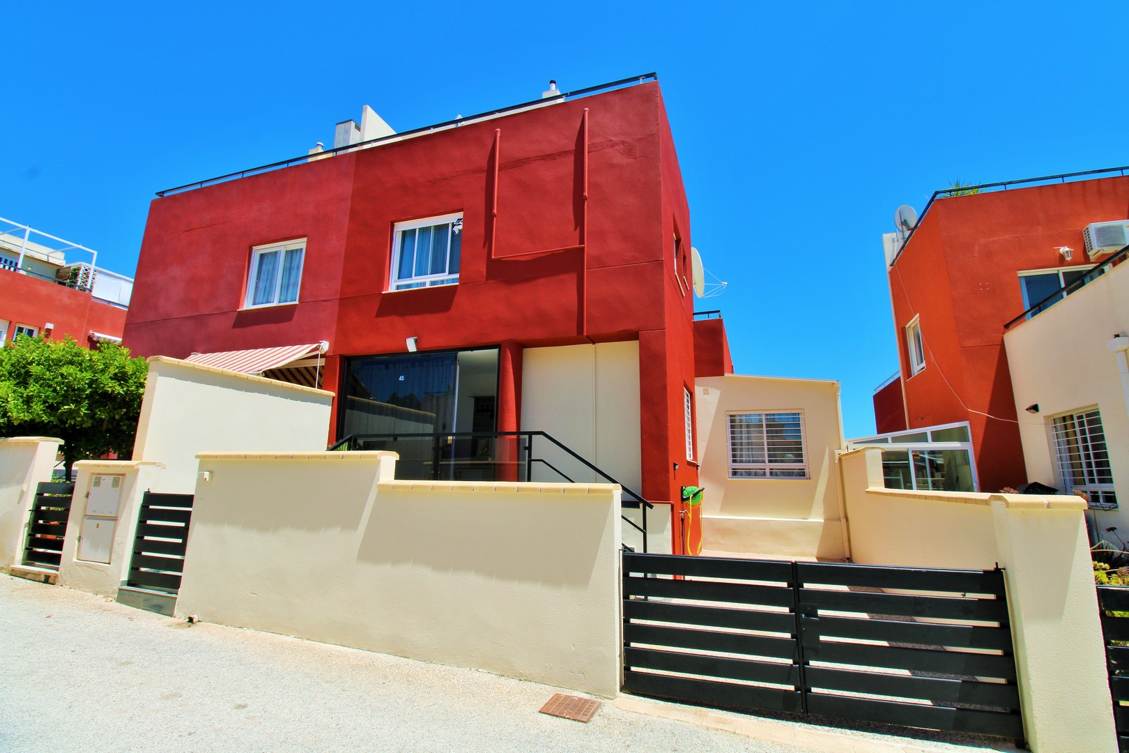 House in Villamartin - view 1