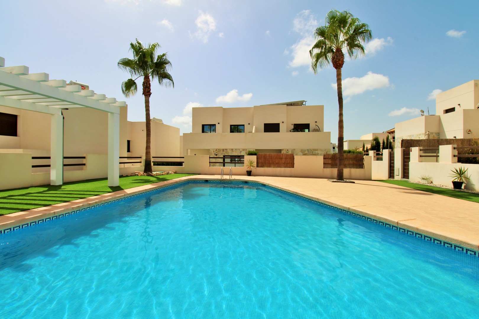villas en villamartin · pau-8 354900€