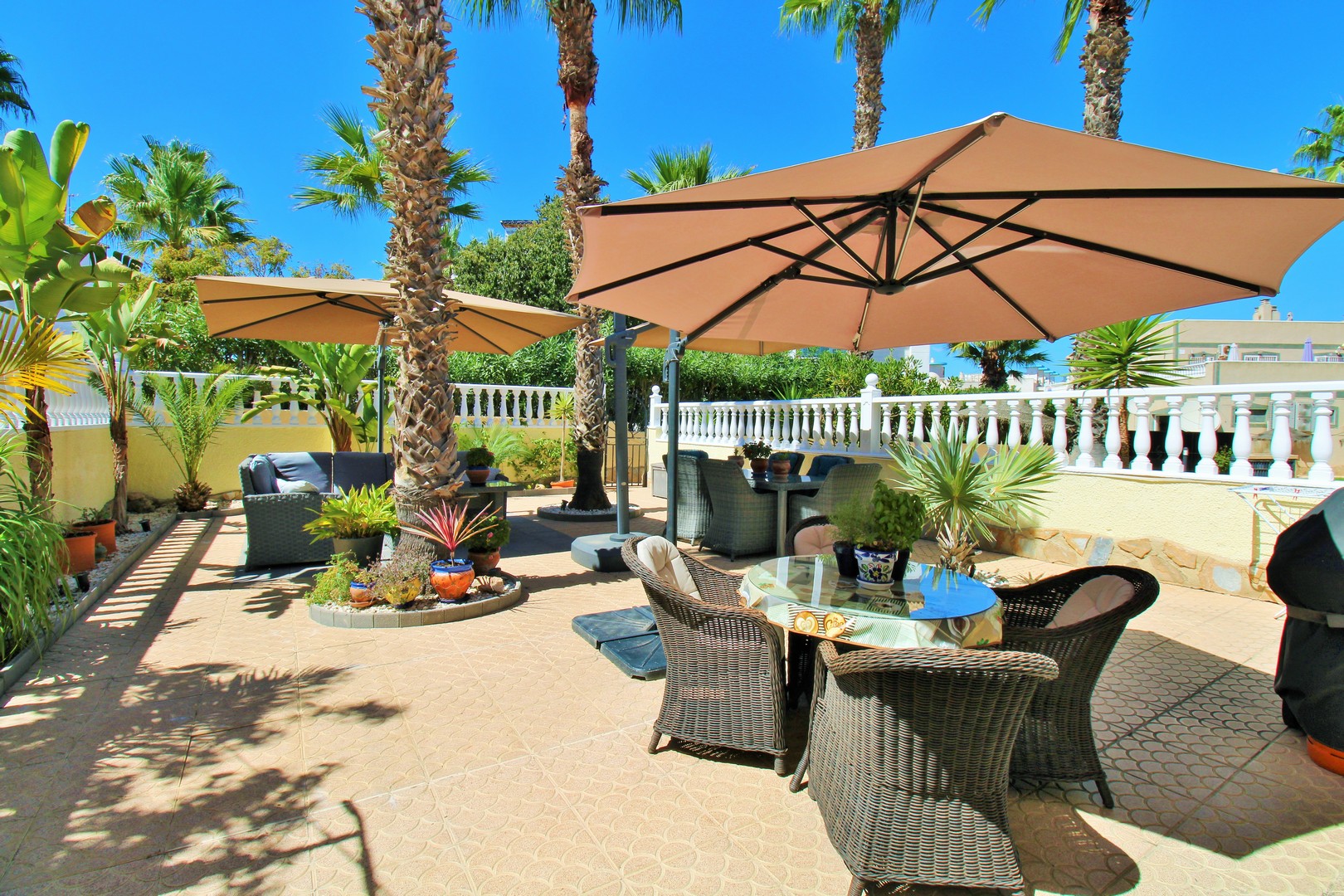 villas en villamartin · las-violetas 419000€
